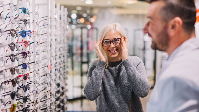 מדריך מקיף לבחירת משקפי שמש ואופטיקה